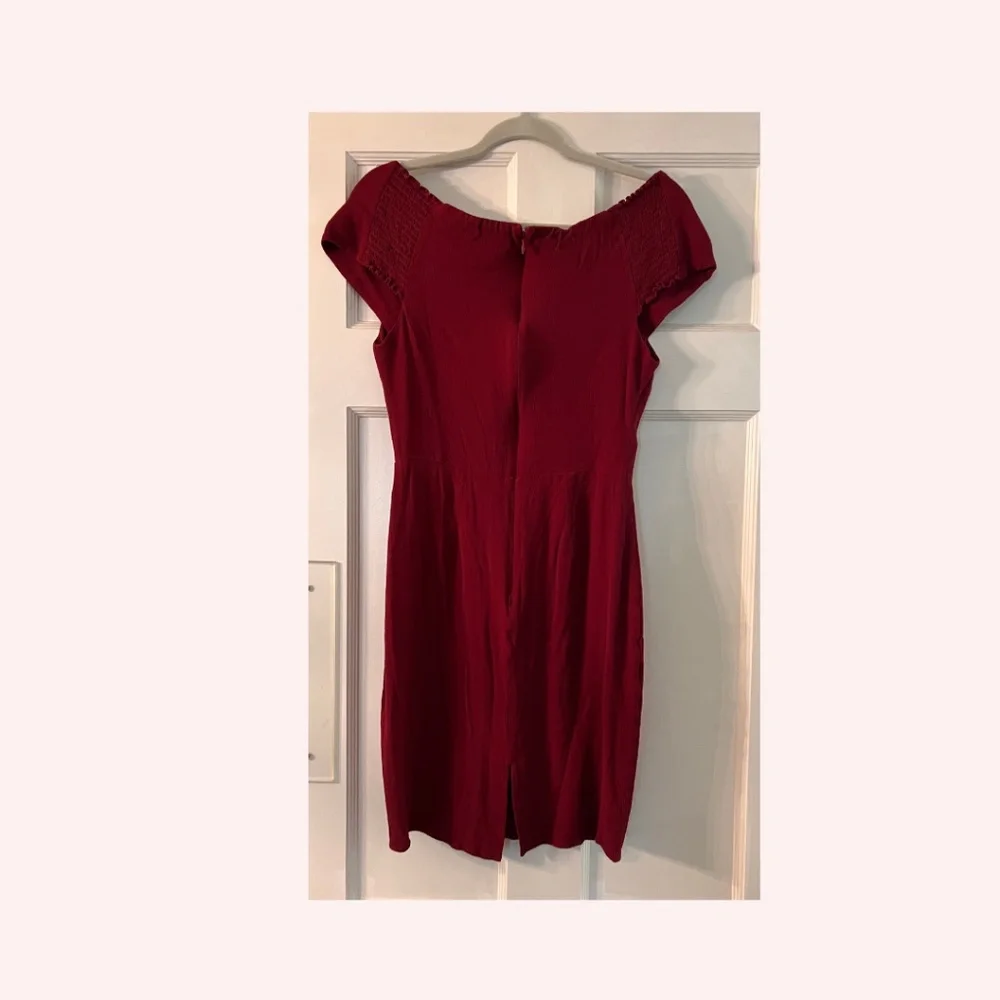 Reformation Orlando Dress Garnet Sz 10 EUC Off Shoulder - Picture 3 of 5